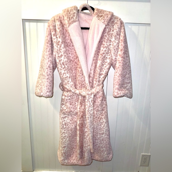 Minky Couture - Pink Leopard Print Robe with Hood - Size XS ✨SO SOFT INSIDE✨ - Picture 2 of 8